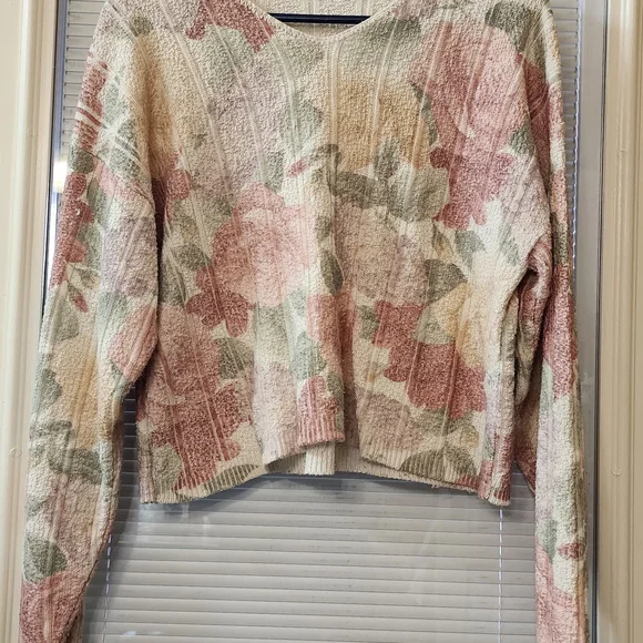 Floral Knit Women's Sweater - Picture 1 of 2